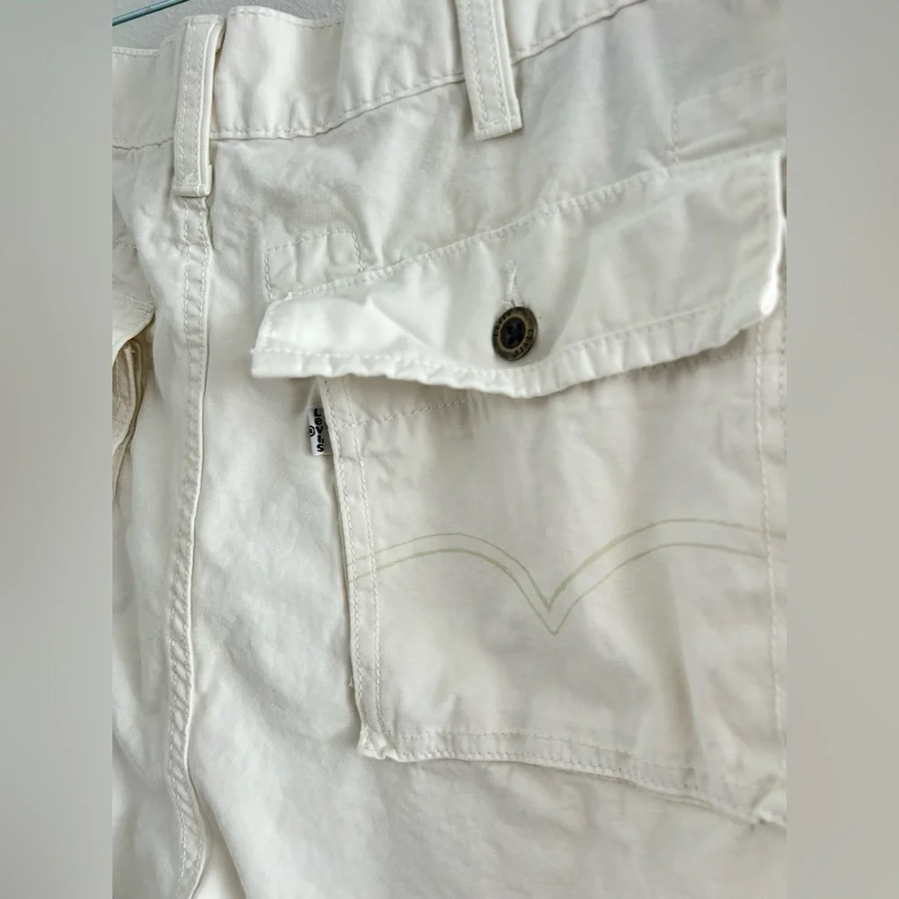Levi's White Cargo Shorts with Multiple Pockets Size 36